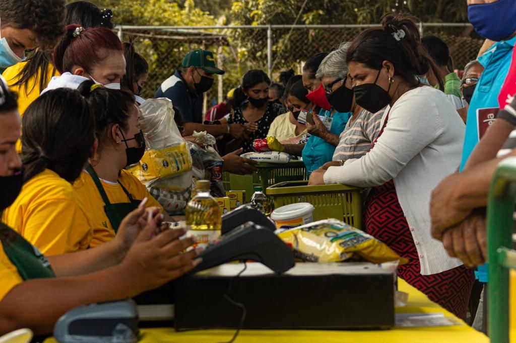 Inician los Mercados del Sol en el oeste de Maracaibo
