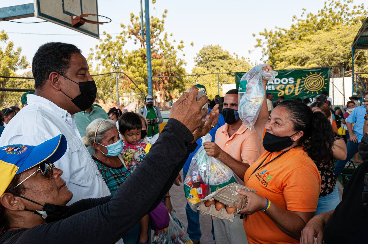 Habitantes del oeste de Maracaibo emocionados y agradecidos con los Mercados del Sol