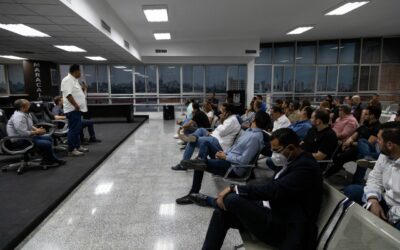 Alcalde Ramírez Colina se reúne con representantes de restaurantes y comercios de Maracaibo