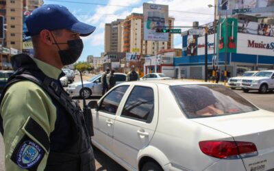 Polimaracaibo organiza el tránsito de vehículos en el Casco Central con el Plan Vamos a Poner Orden”