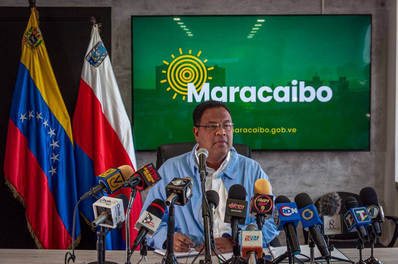 Acalde Rafael Ramírez Colina exhorta a la ciudadanía a exigir sus facturas