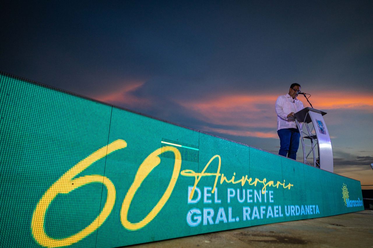 Alcaldía de Maracaibo honró con la Orden San Sebastián al historiador Vinicio Nava Urribarrí en homenaje a los 60 años del Puente General Rafael Urdaneta