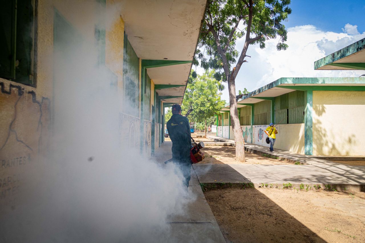 Alcaldía inicia jornadas de fumigación en escuelas de cara al inicio del año escolar