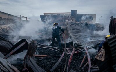 Cuerpo de bomberos de Maracaibo controla incendio en el sector El Tránsito