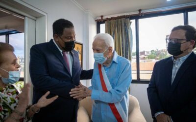 Fernando Chumaceiro, el primer alcalde electo de Maracaibo, recibe la Orden San Sebastián