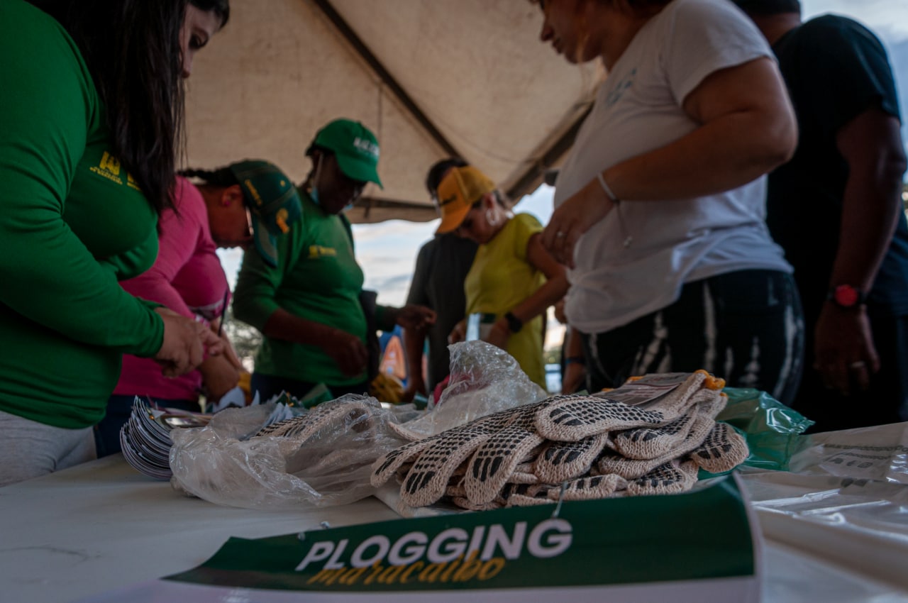 Marabinos se estrenan en ‘Plogging’ desde la Ciclovía del Sol.