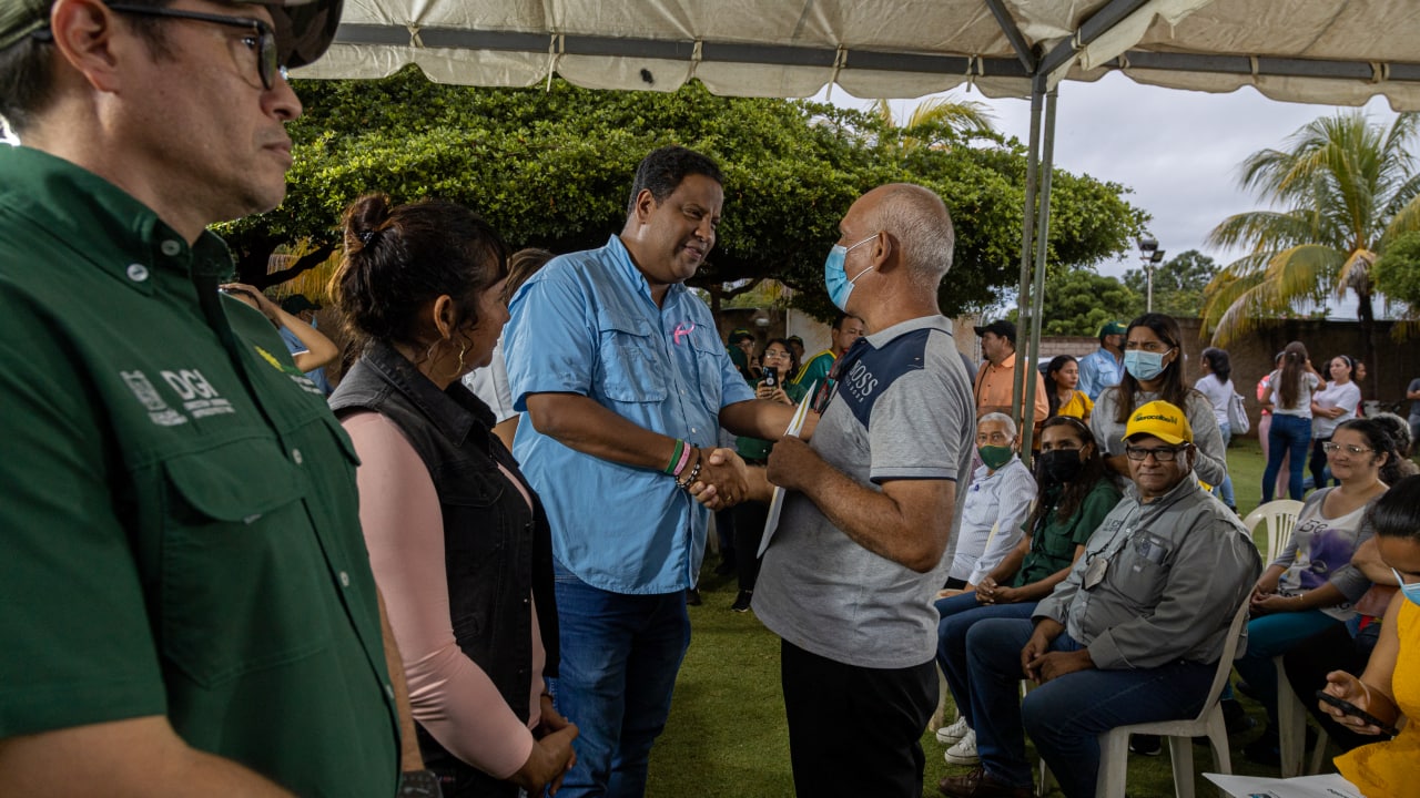 Alcaldía entrega primeras nomenclaturas a vecinos de Hogar Santa Cruz en San Isidro