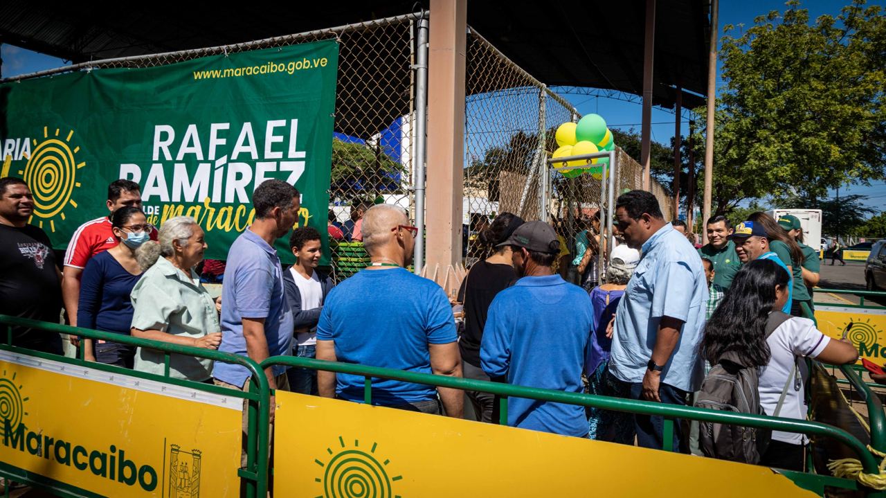 Feria Alimentara del Sol de la Alcaldía de Maracaibo benefició a más de 2 mil vecinos de Olegario Villalobos  