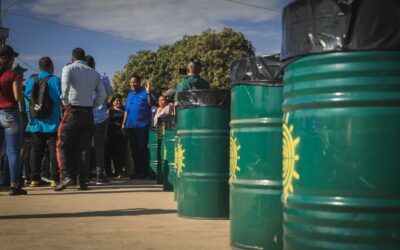 Alcaldía de Maracaibo entrega pipas para desechos sólidos a mercados públicos de la ciudad