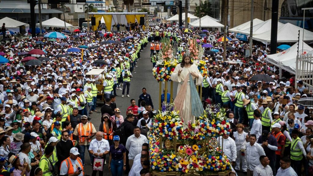 Jesús de la Divina Misericordia recorrió las calles marabinas