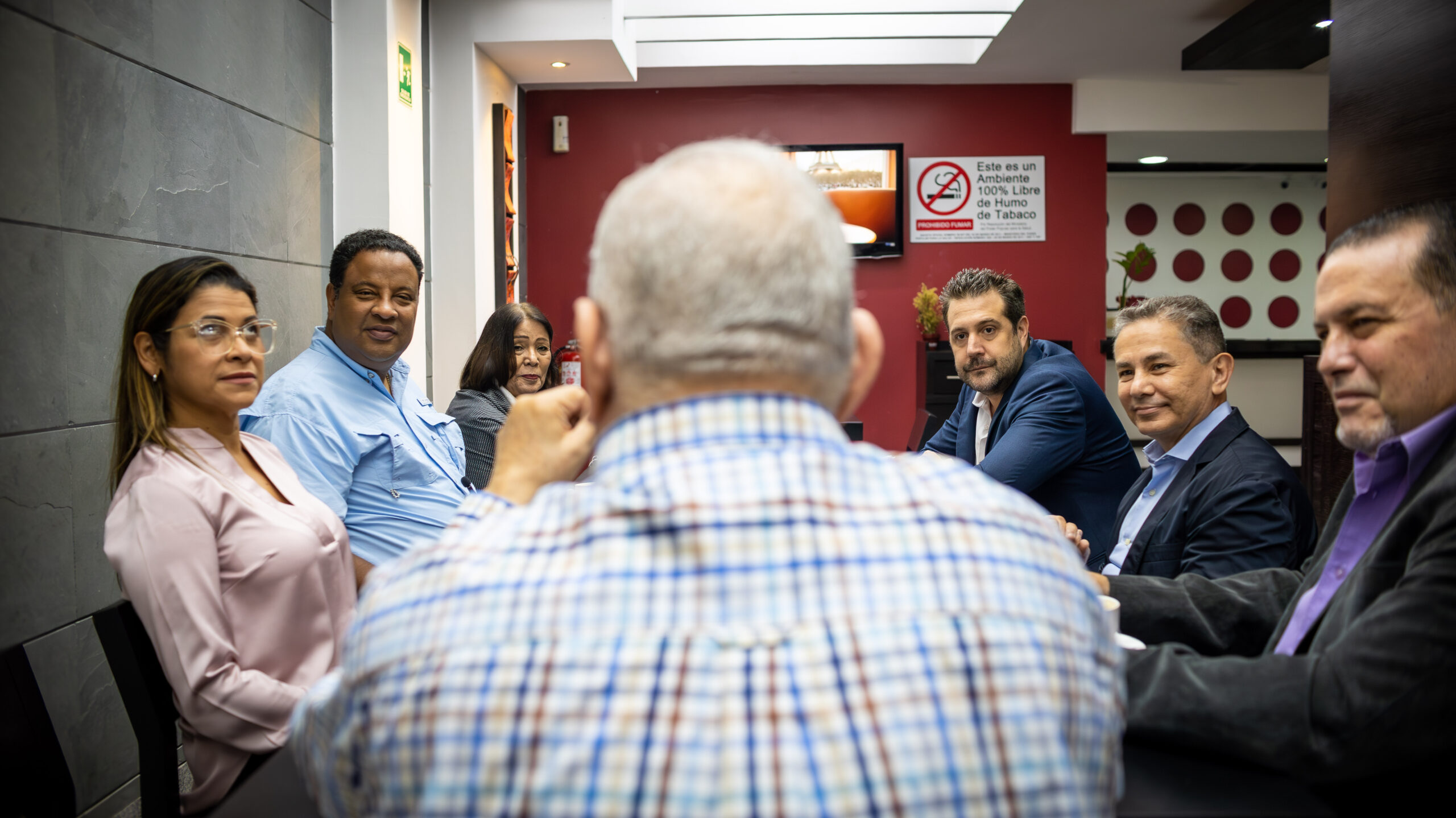 Alcaldía comparte proyecto del Centro Médico Diagnóstico de Maracaibo para conseguir alianzas