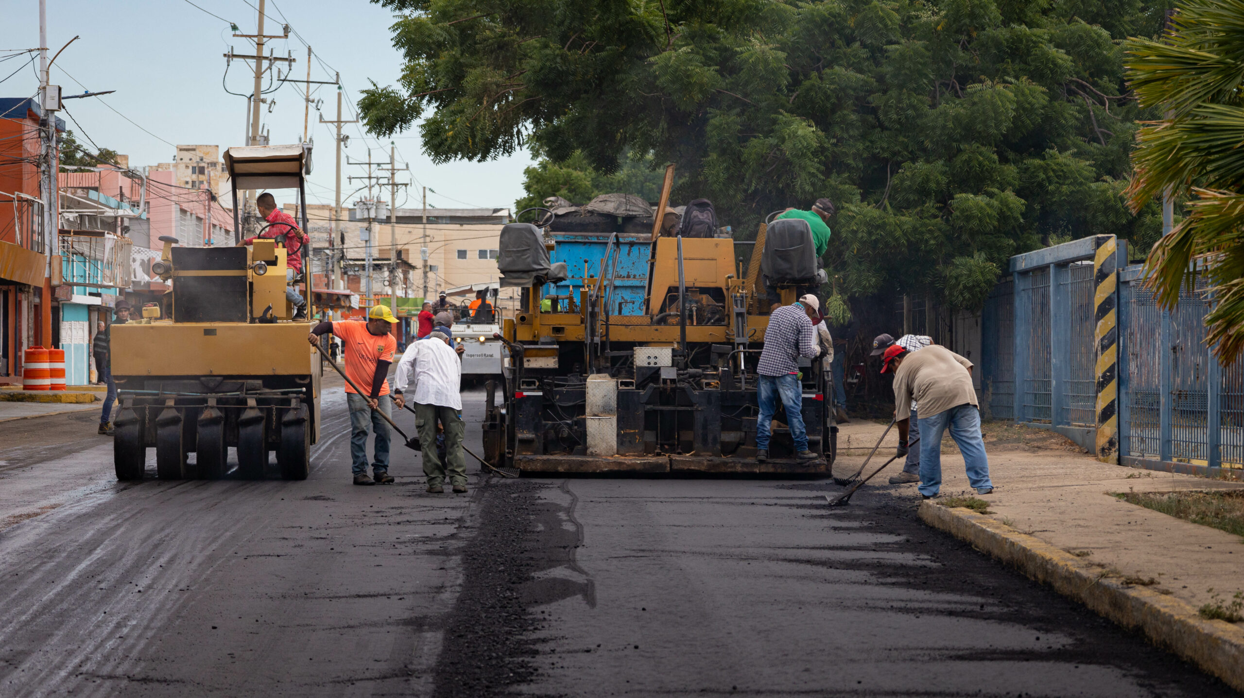 Alcaldía de Maracaibo continúa su Plan de Asfaltado ahora en la parroquia Cecilio Acosta