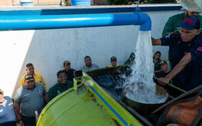 Bomberos de Maracaibo construyen pozo artesanal de agua para responder inmediatamente a las emergencias de la ciudad