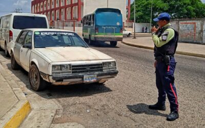 Por estacionar en lugares prohibidos del casco central,  582 conductores fueron multados entre mayo y julio por Polimaracaibo