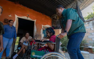 Alcaldía le cumple el “sueño” de tener una silla de ruedas nueva a 35 niños, jóvenes y adultos de Maracaibo