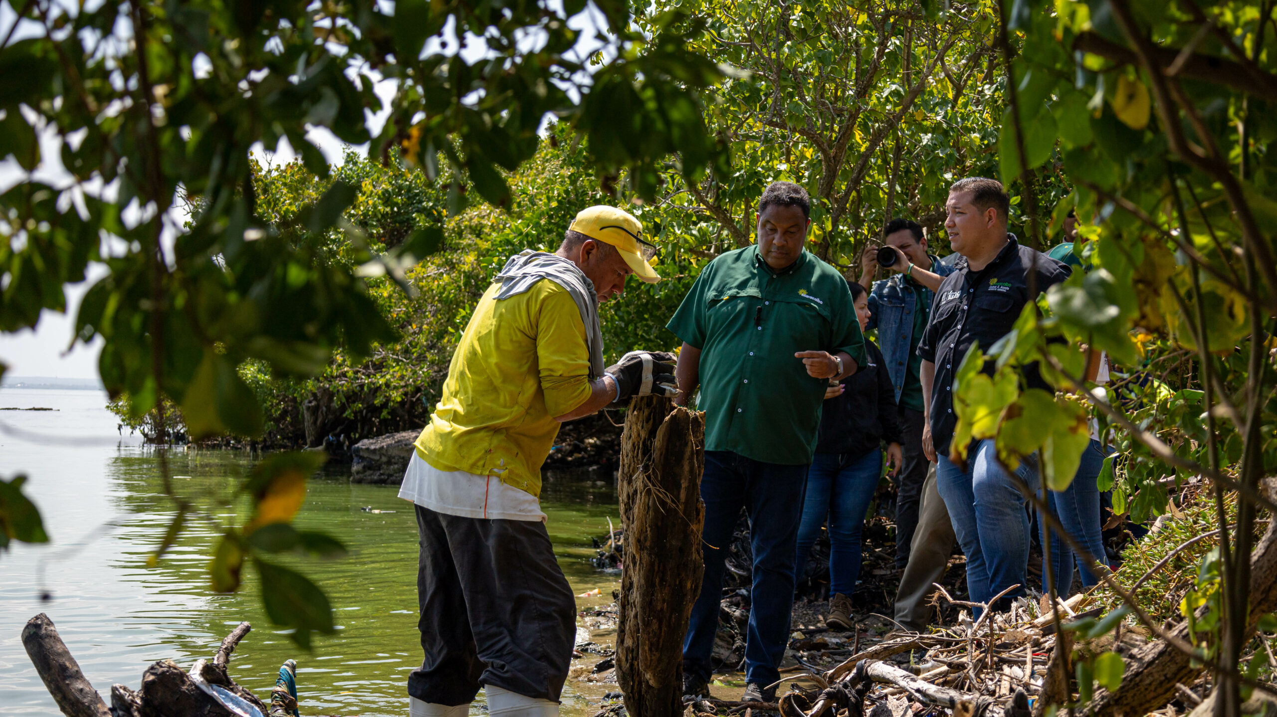 805 toneladas de desechos en 80 jornadas de limpieza ha recolectado la Alcaldía de Maracaibo en las riberas del Lago