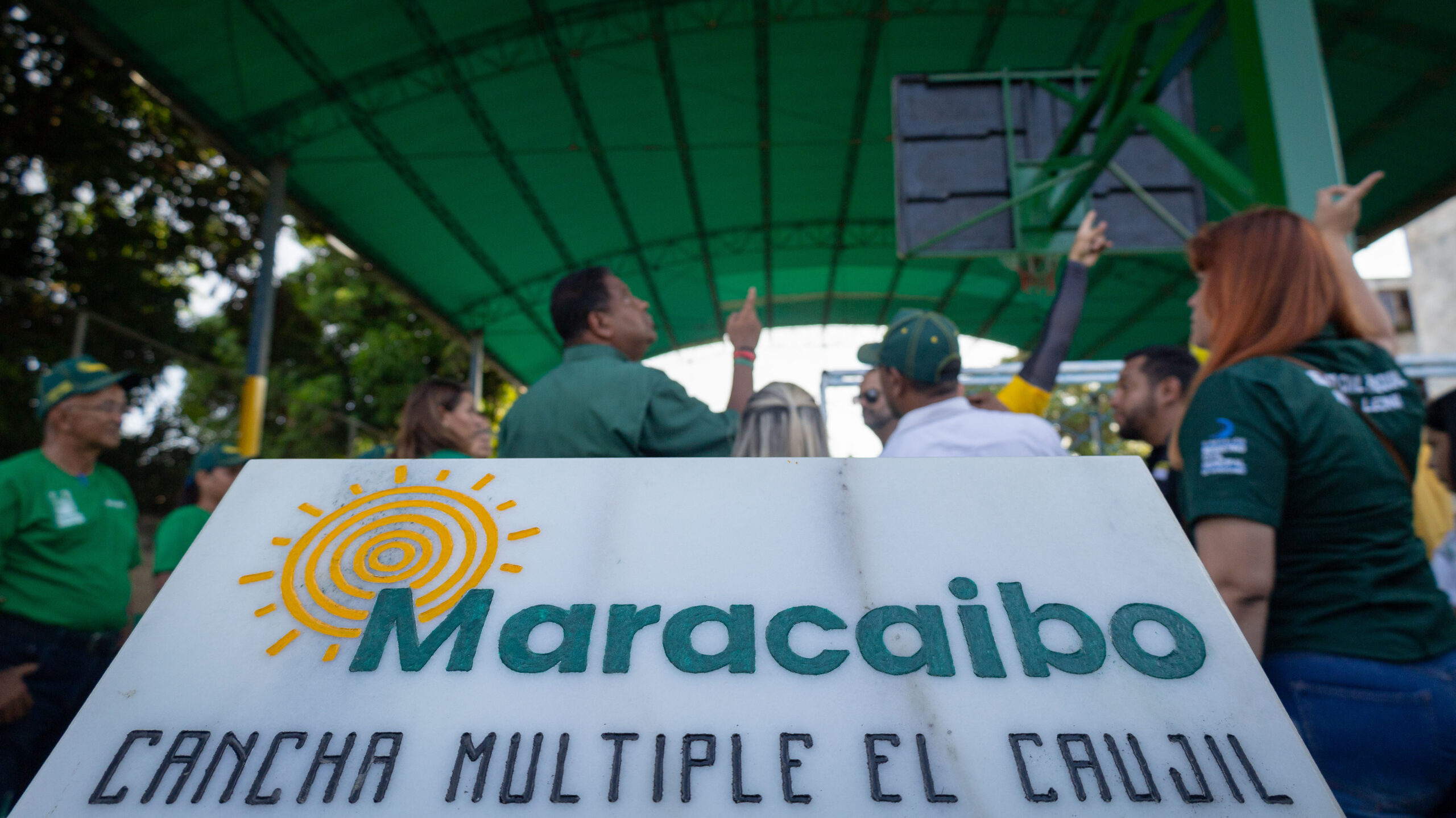 Alcaldía de Maracaibo recupera y reinaugura cancha deportiva en El Caujil después de 18 años de abandono
