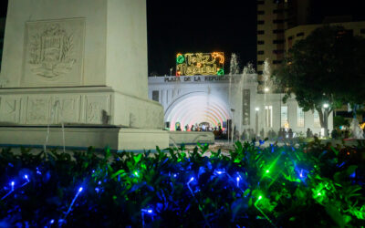 Alcaldía de Maracaibo enciende la Navidad en la Plaza de la República