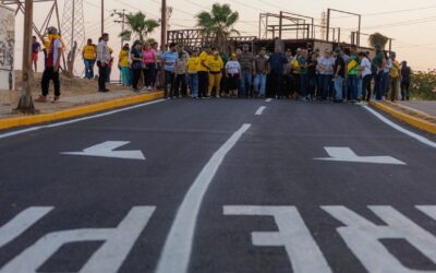 Alcaldía de Maracaibo entrega reasfaltada, iluminada y demarcada entrada principal de Altos del Sol Amada