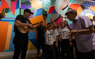 Niños de las escuelas de gaita compartieron con el artista venezolano Rafael “Pollo” Brito en la sede del IMGRA