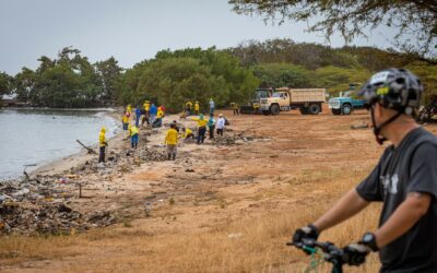 En solo una mañana 22 TON de desechos retiró la Alcaldía de Maracaibo de las riberas del Lago
