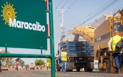 Alcaldía de Maracaibo inicia asfaltado en el corredor vial Los Plataneros