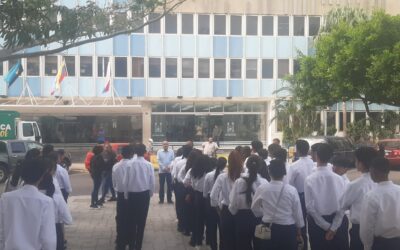 Alcaldía de Maracaibo atiende a estudiantes del municipio San Francisco con su programa La Escuela va a la Alcaldía