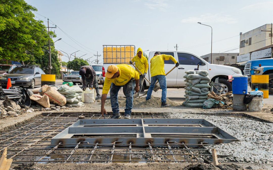 Alcaldía de Maracaibo inicia restauración en alcantarillados en la vía La Concepción
