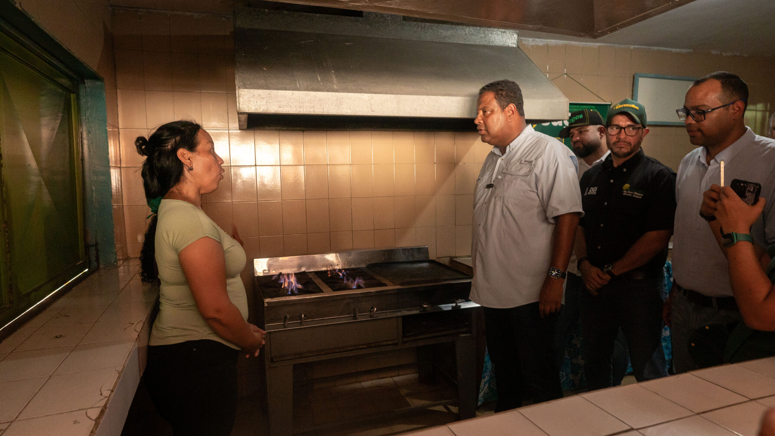 Alcaldía de Maracaibo con su programa Cocinando Seguro realiza acometida de gas en la Escuela Bolivariana Catatumbo