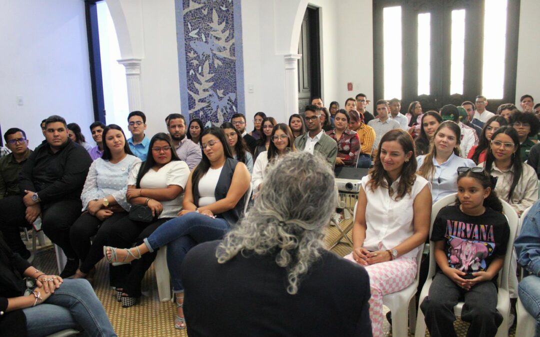 Conversatorio El Futuro que Soñamos en Maracaibo reunió a más de 70 jóvenes estudiantes en Villa Carmen
