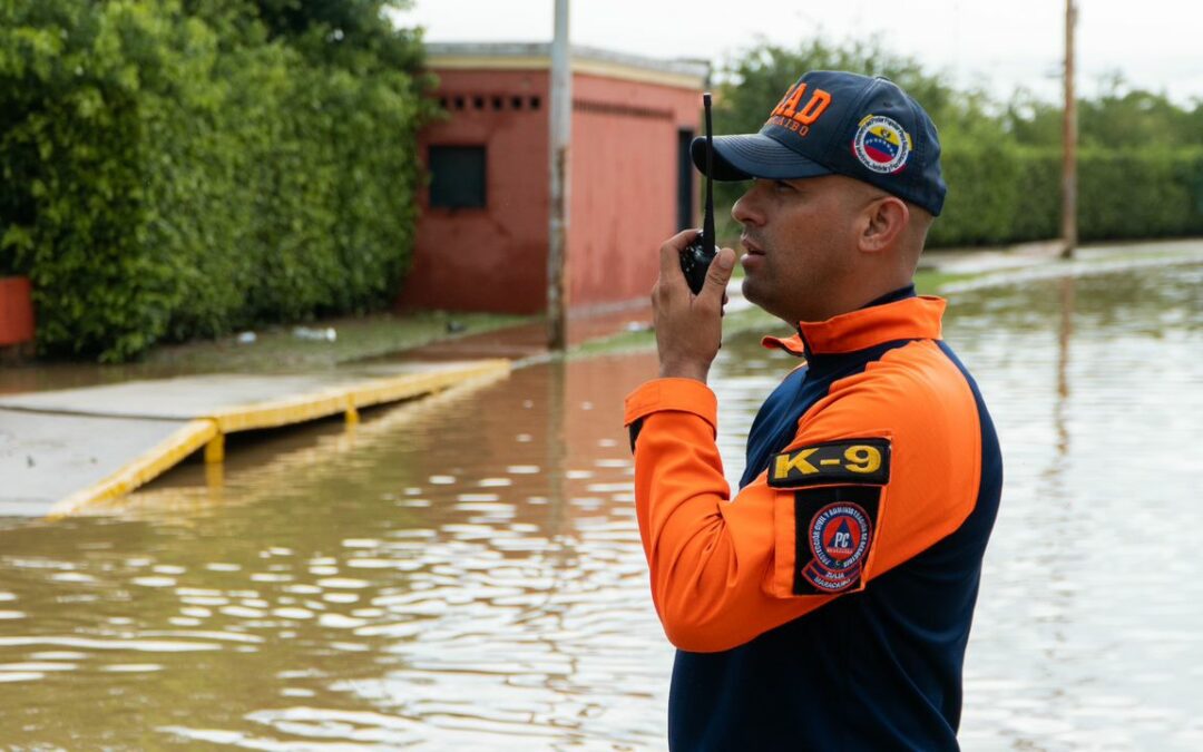Sin incidentes: Alcalde inspecciona comunidades y cañadas de Maracaibo tras lluvias del 4 de mayo