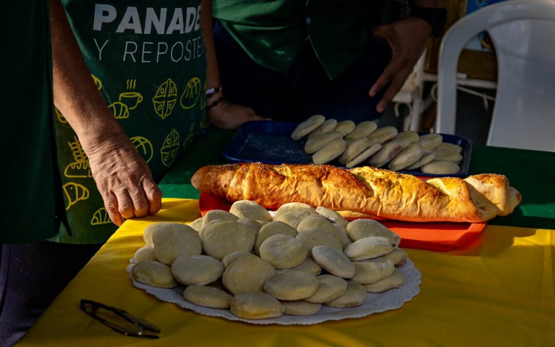Taller de panadería del IMCEC capacita a 30 marabinos de la parroquia Venancio Pulgar